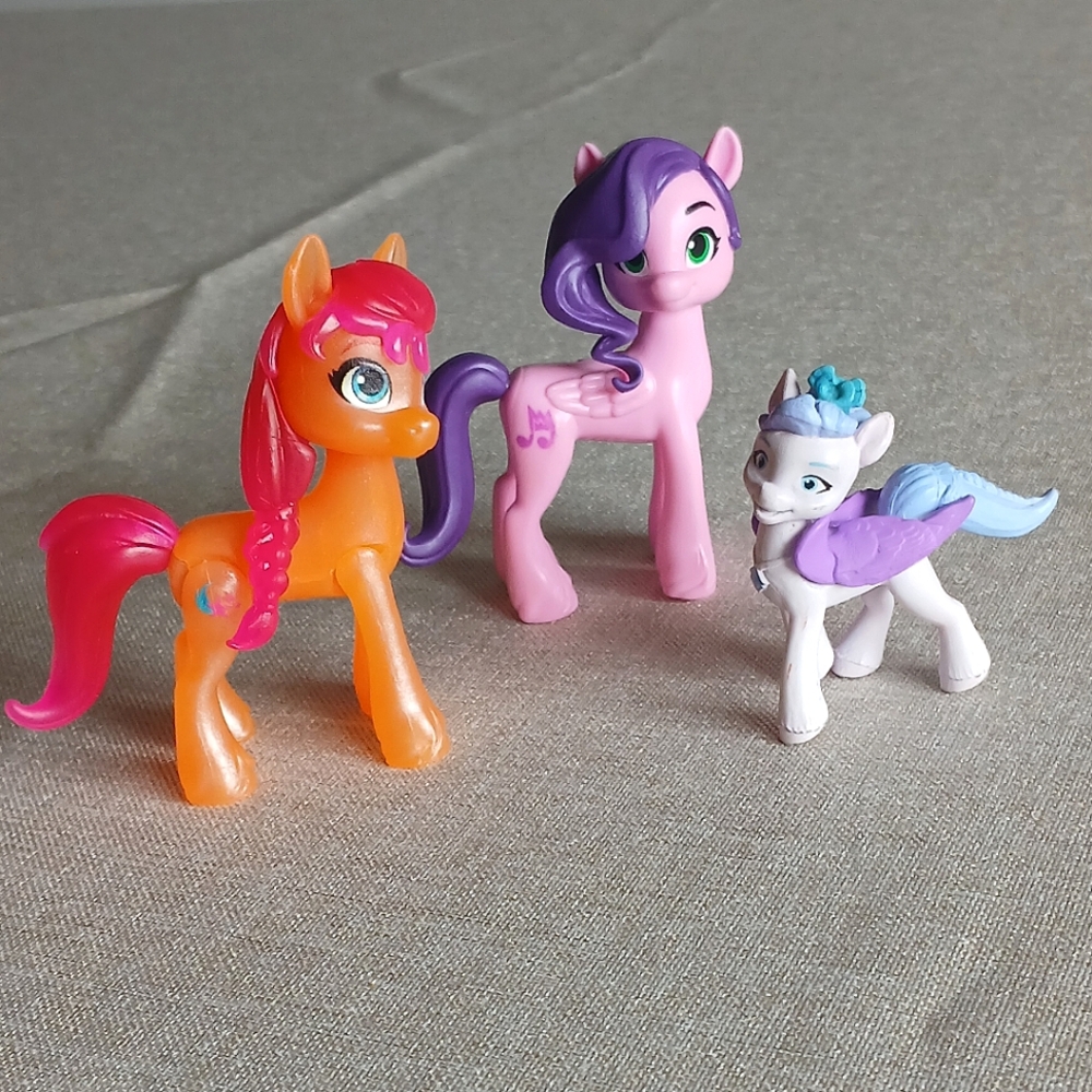 G5 Queen Haven Sunny Starscout Pipp Petals My Little Pony Toys